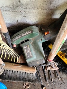 lot 227 image: Large Lot Of Yard Tools