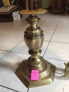 lot 77 image: Table Lamp