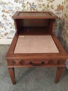lot 137 image: End Table