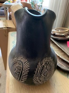 lot 11 image: Pottery Pitcher and Tumbler Set