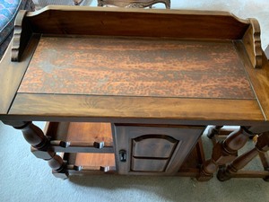 lot 19 image: Accent Table
