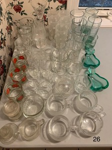 lot 26 image: Lot of GlasswareDrinkware
