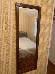 lot 134 image: Wall Mirror