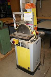 lot 5 image: Delta 6 Belt12 Disc Sander