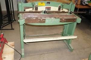 lot 18 image: Pexto 137-L 16 Gauge 36 Metal Foot Shear