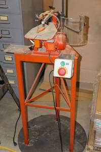 lot 16 image: Hegner Multimax-2 14 Scroll Saw on Stand