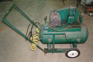 lot 39 image: Horizontal Air Compressor