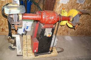 lot 25 image: Large W&F Machine Works Grinder