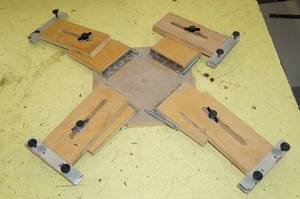 lot 43 image: Adjustable BoxPicture Frame Clamp