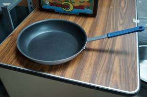 lot 100 image: Syscoware 14 Skillet