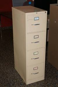 lot 157 image: 4 Drawer File Cabinet