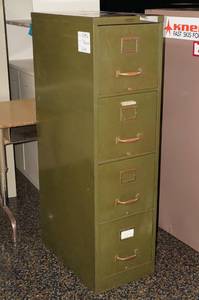 lot 159 image: 4 Drawer File Cabinet