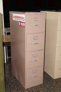 lot 160 image: 4 Drawer File Cabinet