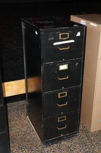 lot 163 image: 4 Drawer File Cabinet