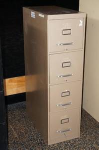 lot 164 image: 4 Drawer File Cabinet