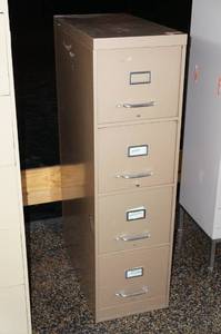 lot 166 image: 4 Drawer File Cabinet