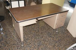 lot 148 image: Teacher Desk