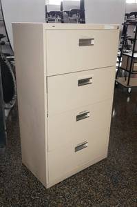 lot 150 image: 4 Drawer File Cabinet