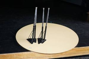 lot 122 image: 60 Round Table