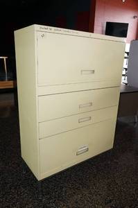 lot 151 image: 3 Drawer Cabinet