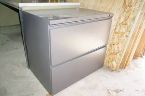 lot 153 image: 2 Drawer File Cabinet
