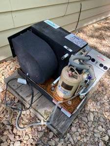 lot 1 image: Marine Air Systems 16,000 BTU Boat Air Conditioner