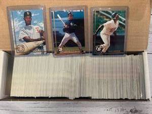 lot 4 image: 1994 Bowman Baseball Card Set