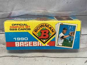 lot 18 image: 1990 Bowman Baseball Card Set