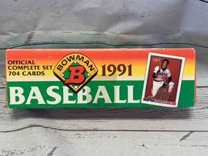 lot 19 image: 1991 Bowman Baseball Card Set