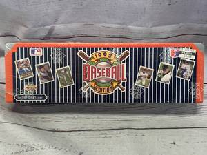 lot 25 image: 1992 Upper Deck Baseball Card Set