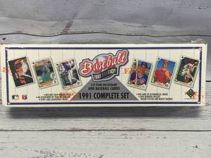 lot 38 image: 1991 Upper Deck Baseball Card Set