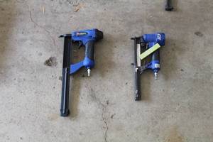 lot 385 image: Lot of (2) Campbell Hausfeld Pneumatic 14in. 18GA Crown Stapler, Pneumatic 18GA Brad Nailer