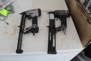 lot 386 image: Lot of (2) Senco Pneumatic Stapler SLP20, Pneumatic Nailer SLS15