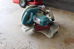 lot 369 image: Makita 10in. Slide Compound Saw LS1011