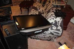 lot 395 image: Sharp LCD 26in TV LC-26SB14U with Remote Control and Omni Mount TV Wall Mount
