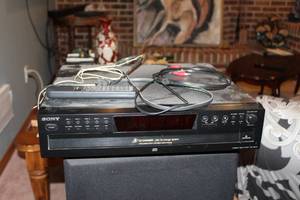 lot 392 image: 2001 Sony Compact Disc 5-Disc Player CDP-CE275 with Remote Control