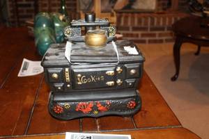 lot 399 image: McCoy Old Stove Cookie Jar
