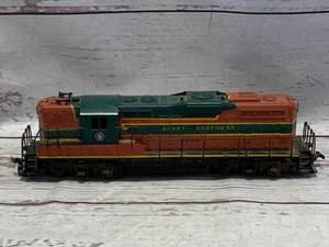 lot 14 image: Vintage Great Northern HO Train