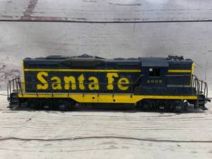 lot 19 image: Vintage Santa Fe #2685 Locomotive