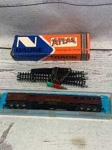 lot 20 image: Atlas Pennsylvania 2622 & N Gauge Left Remote Switch