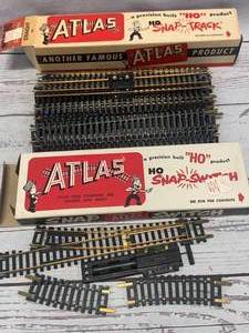 lot 21 image: Vintage Atlas HO Track