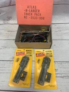 lot 22 image: Atlas Track Pack & 2 Manual Switch Machines