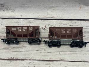 lot 25 image: Lot of 2 Soo Line 81714 Train Cars