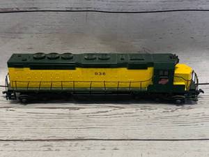 lot 26 image: Northwestern 936 HO Locomotive