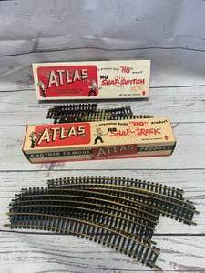 lot 41 image: Vintage Atlas HO Train Track