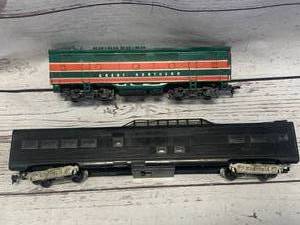 lot 43 image: Great Northern & Unmarked Train Car