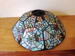 Beautfil Stained Glass Lamp Shade