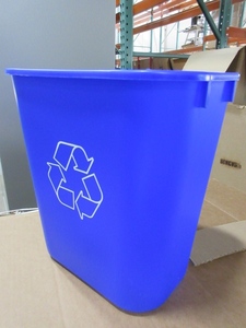 BRAND NEW 14 QUART RECYCLE BINS