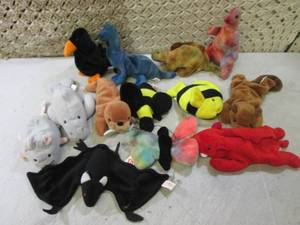 lot 17 image: Lot of Assorted Old TY Beanie Babie...