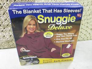lot 19 image: Snuggies Deluxe As Seen On TV Blank...